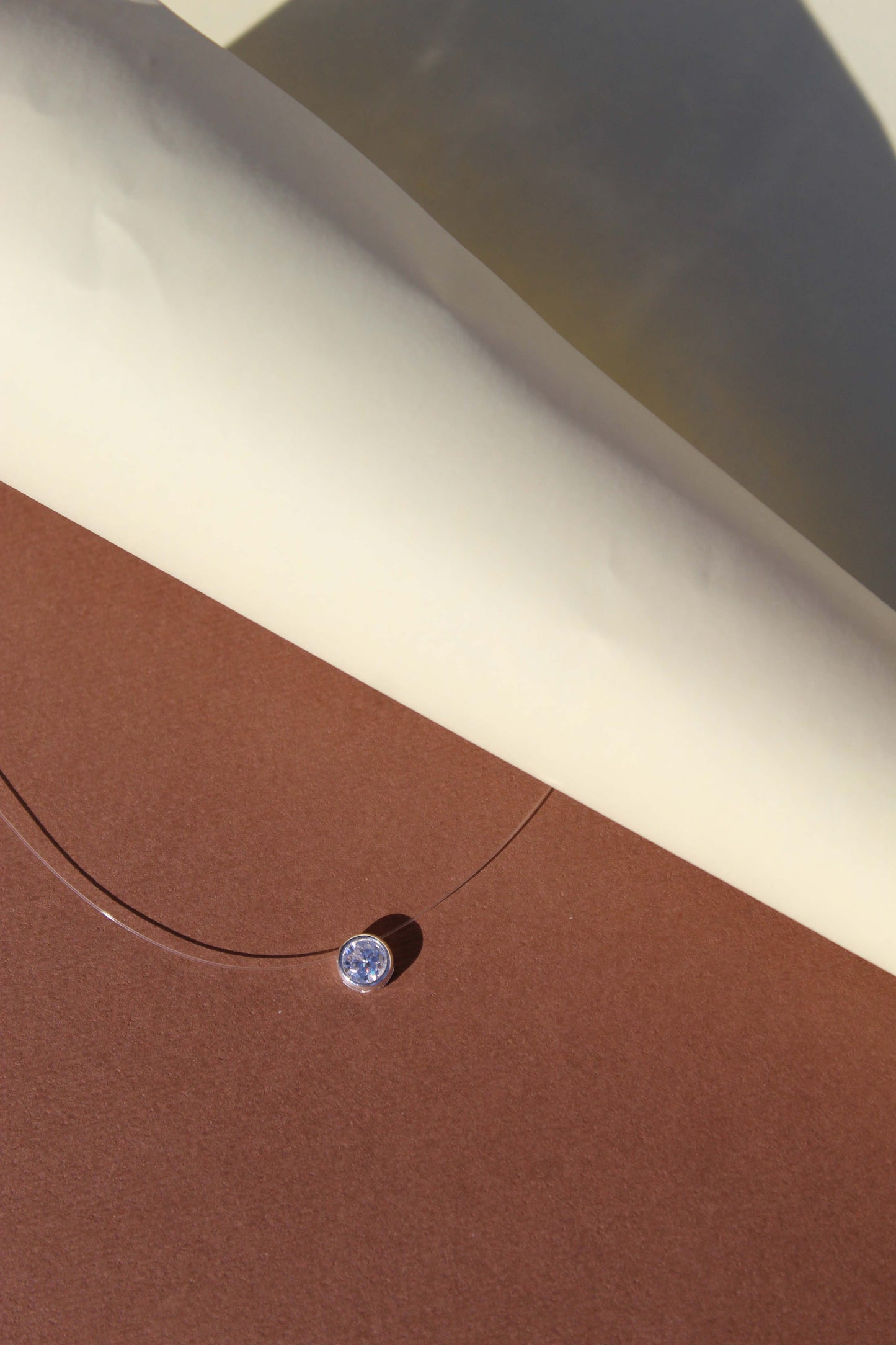 Halskette - Transparenter Faden mit Zirkon - Amoneli